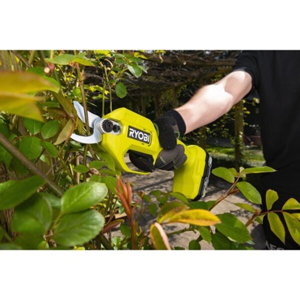 Ryobi Секатор Ryobi RY18SCA-0 5133005024, аккумуляторный ONE+, 18В, до 25 мм, (без АКБ и ЗУ)