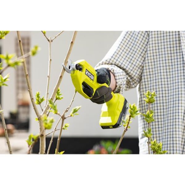 Ryobi Секатор Ryobi RY18SCA-0 5133005024, аккумуляторный ONE+, 18В, до 25 мм, (без АКБ и ЗУ)