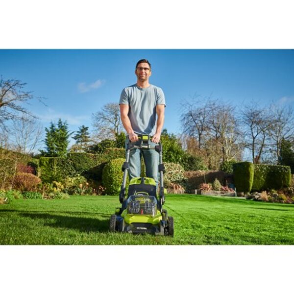Ryobi Газонокосилка Ryobi ONE+ RY18LMX40B-0 5133005479, аккумуляторная, 18В, дека 40см, 25-70мм, 3 режима работы (без АКБ и ЗУ)