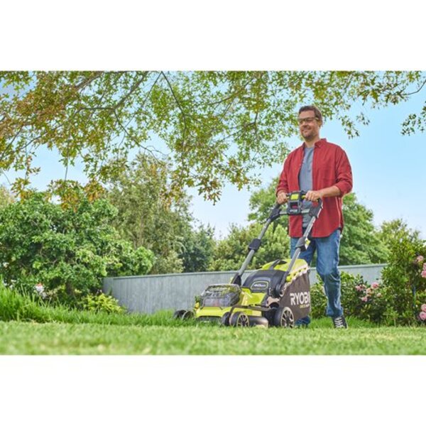 Ryobi Газонокосилка Ryobi ONE+ RY18LMX40B-0 5133005479, аккумуляторная, 18В, дека 40см, 25-70мм, 3 режима работы (без АКБ и ЗУ)
