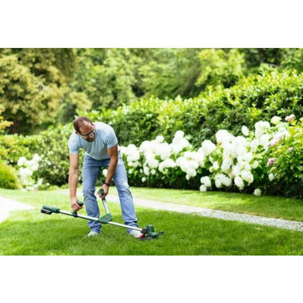 Триммер садовый аккумуляторный Bosch UniversalGrassCut 18V-260 (0.600.8C1.D03)