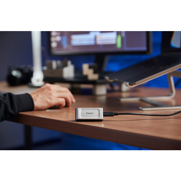Накопитель внешний SSD Portable USB 2.0ТB Kingston XS2000 Silver (SXS2000/2000G)