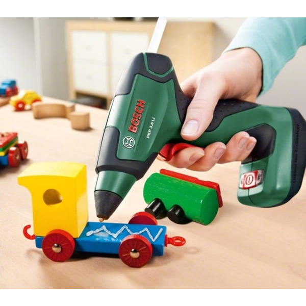 Bosch Пистолет клеевой PKP 3,6 LI, 3.6В, стержень 7х150мм, 0.3кг