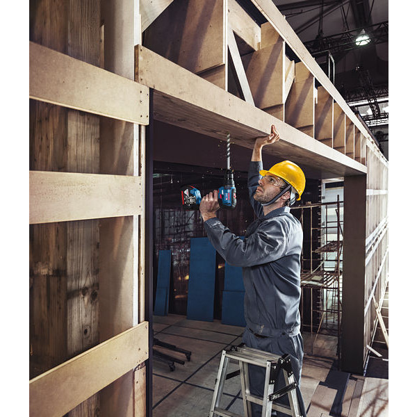 Bosch Шуруповерт-дрель GSR 18V-50, 18V, 2*2 Ач, 28/50/50 Нм, 460/1800 об/мин, 1кг, кейс, ЗУ, принадлежности