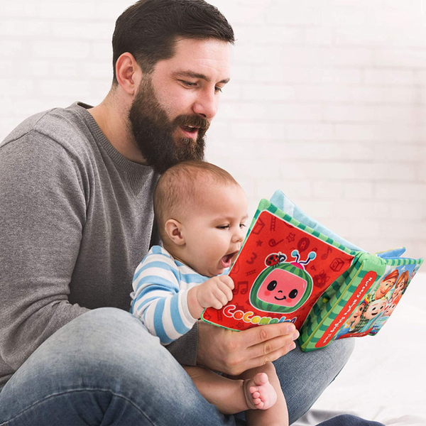 CoComelon Игровой набор Feature Roleplay Музыкальная плюшевая книга