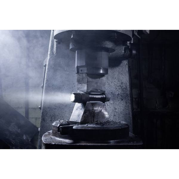 VARTA Indestructible F30 Pro LED 6хАА