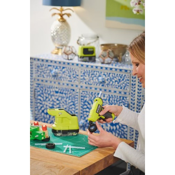 Клейовий пістолет Ryobi RGLM18-0 (5133005001)