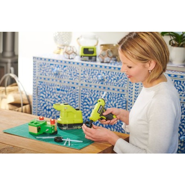 Клейовий пістолет Ryobi RGLM18-0 (5133005001)