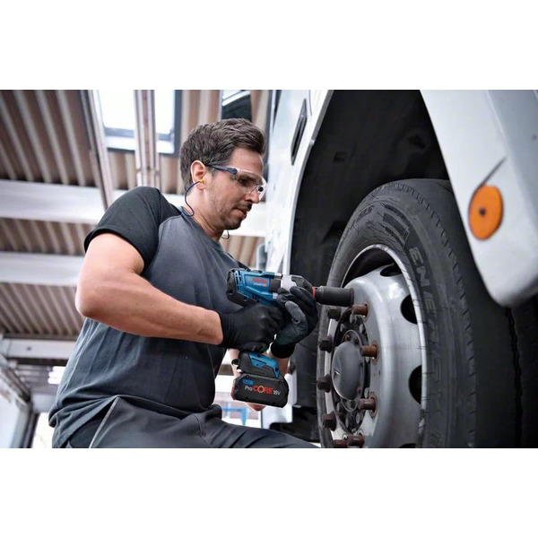 Гайковерт ударний Bosch GDS 18V-1000 (06019J8300)