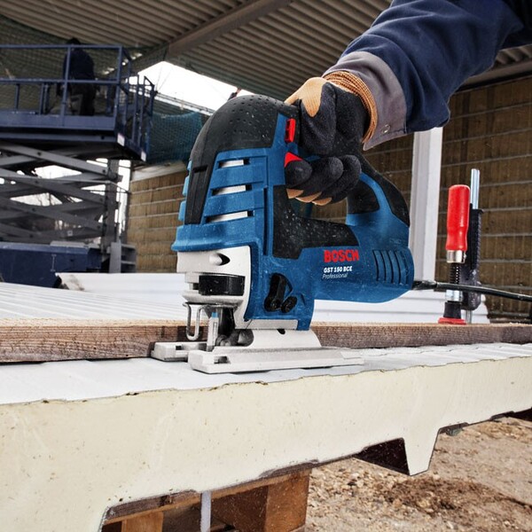 Електролобзик Bosch GST 150 BCE