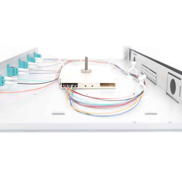 Оптична панель DIGITUS 19' 1U, 6xLC duplex, Incl, Splice Cass, OM3 Color Pigtails, Adapter (DN-96330/3)