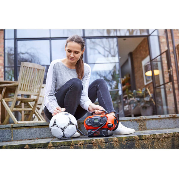 Компресор автомобільний акумуляторний BLACK+DECKER BDCINF18N