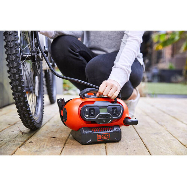 Компресор автомобільний акумуляторний BLACK+DECKER BDCINF18N