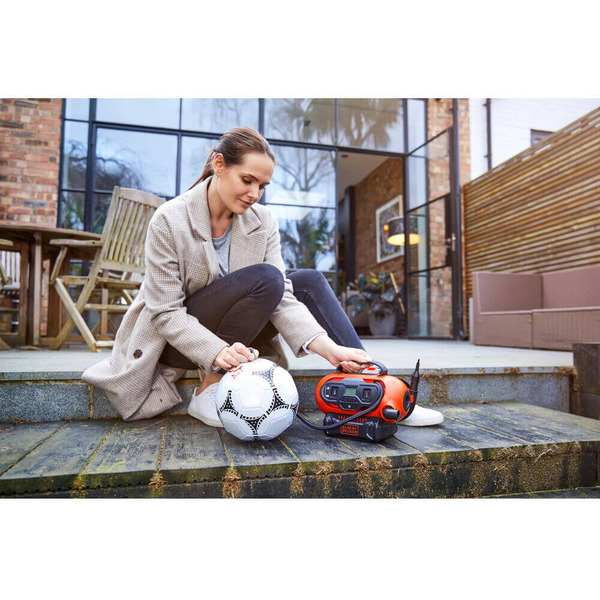 Компресор автомобільний акумуляторний BLACK+DECKER BDCINF18N