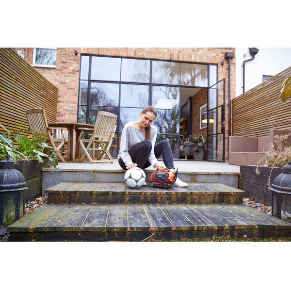 Компресор автомобільний акумуляторний BLACK+DECKER BDCINF18N