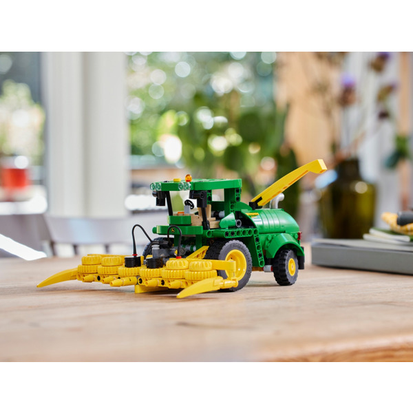 Конструктор LEGO Technic John Deere 9700 Кормозбиральний комбайн (42168)