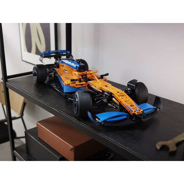 Авто-конструктор LEGO Technic McLaren Formula 1 (42141)