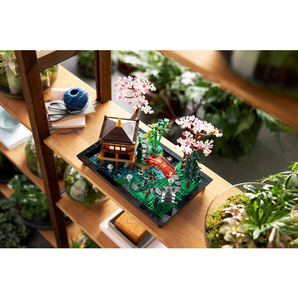 Конструктор LEGO Icons Тихий сад 1363 деталі (10315)