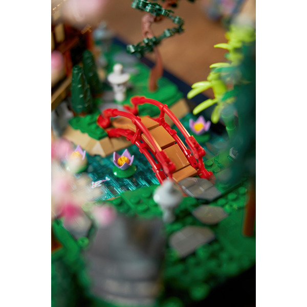 Конструктор LEGO Icons Тихий сад 1363 деталі (10315)