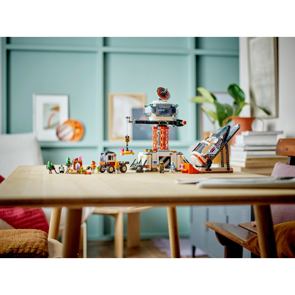 LEGO City Космічна База та Стартовий Майданчик для Ракети - 1422 деталі (60434)