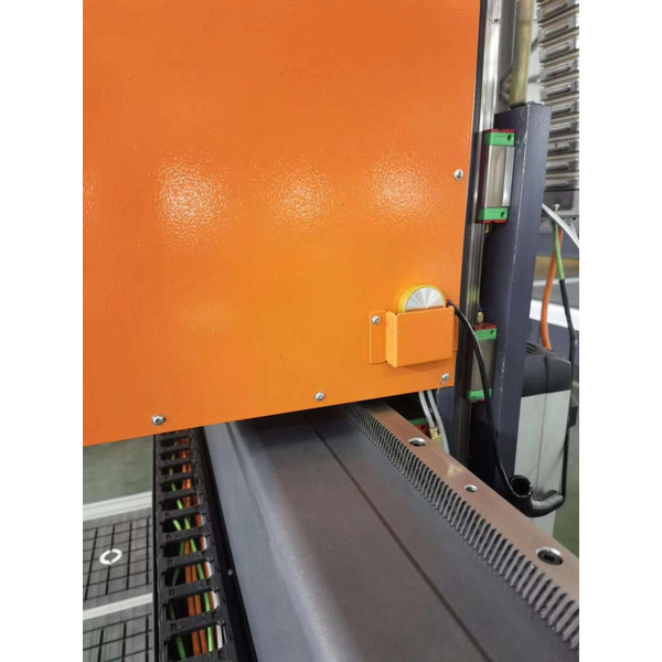 Фрезерний верстат по дереву з ЧПУ MAST 2030