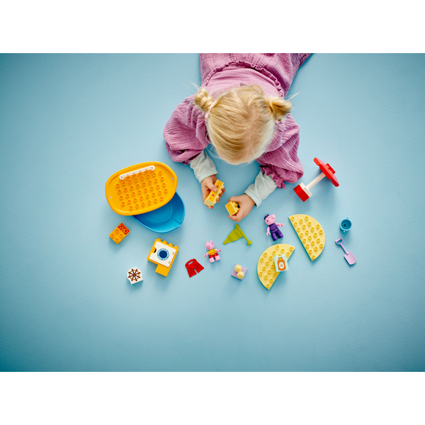 Блочный конструктор LEGO Duplo Морская прогулка Пеппы на лодке (10432)