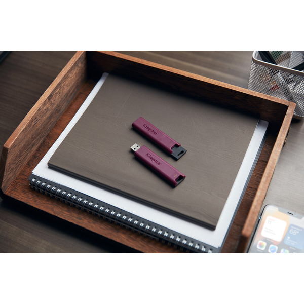 USB-Флешка Kingston DataTraveler Max Red (DTMAXA/512GB)