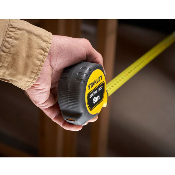 Рулетка измерительная CONTROL-LOCK длиной 8 м, шириной 25 мм, в прорезиненном корпусес, двухсторонней шкалой STANLEY STHT37232-0