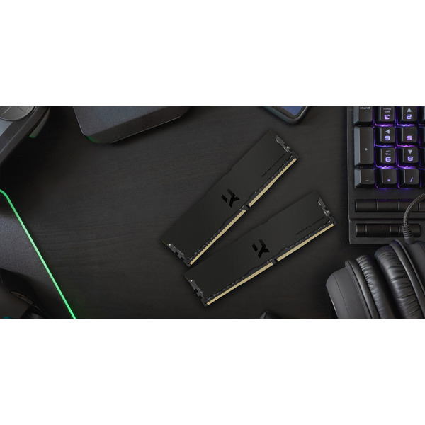 Оперативна пам'ять Goodram Iridium Pro Deep Black IRP-K3600D4V64L18/32GDC