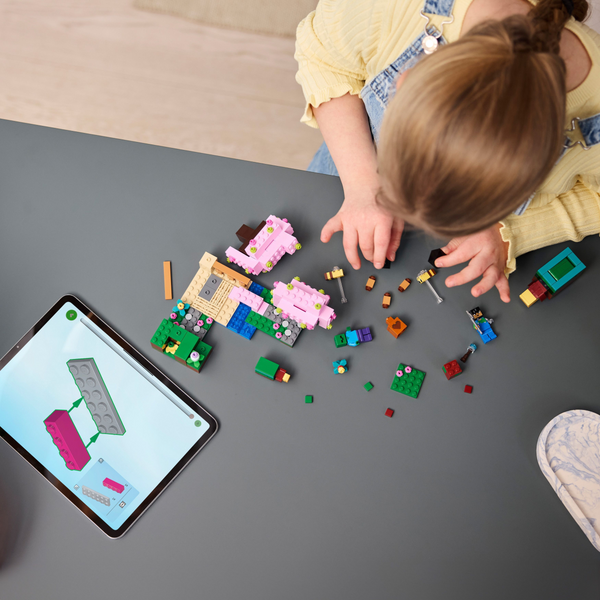 Конструктор LEGO 21260 Minecraft Квітучий вишневий сад