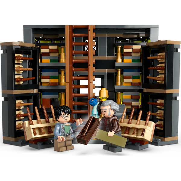 Конструктор LEGO 76439 Harry Potter Магазини Олівандера та мантій від Мадам Малкін