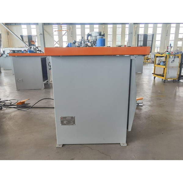 Кромкооблицовочный станок MAST Holztechnik K515