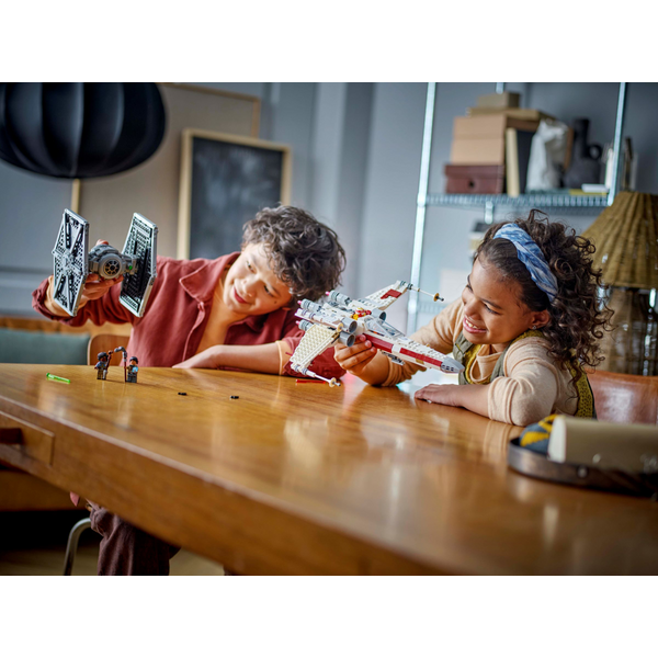 Конструктор LEGO 75393 Винищувач СІД та корабель типу X