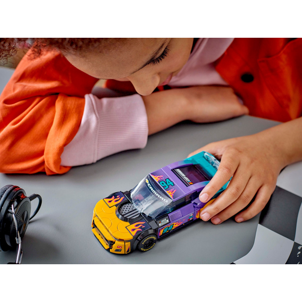 Конструктор LEGO Speed Champions NASCAR Next Gen Chevrolet Camaro ZL1 (76935)