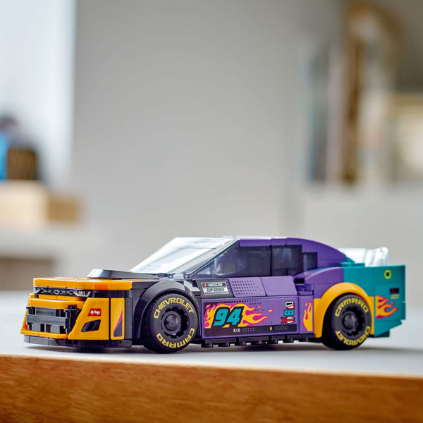 Конструктор LEGO Speed Champions NASCAR Next Gen Chevrolet Camaro ZL1 (76935)