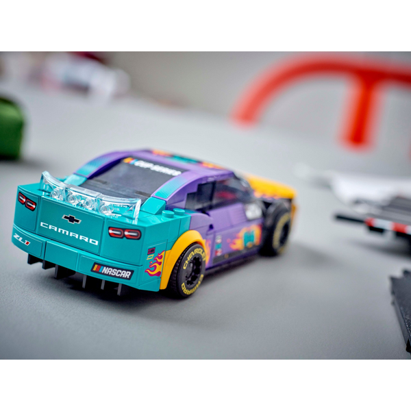 Конструктор LEGO Speed Champions NASCAR Next Gen Chevrolet Camaro ZL1 (76935)