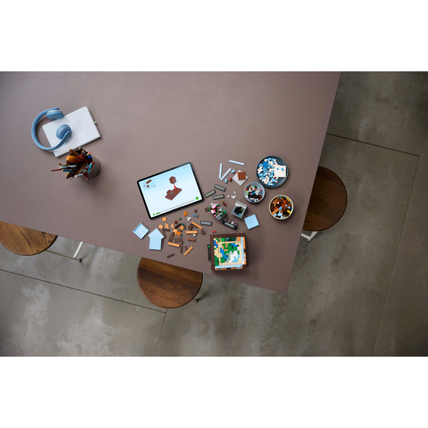 Конструктор LEGO Minecraft Верстак 1195 деталей (21265)