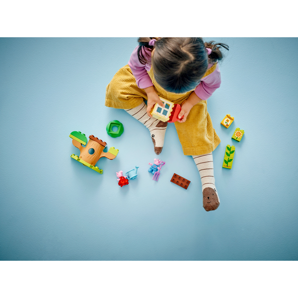 Блоковий конструктор LEGO Duplo Садок і будиночок на дереві Пеппи (10431)