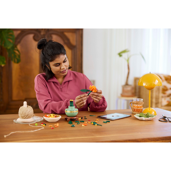 Конструктор LEGO Botanicals Хризантема 278 деталей