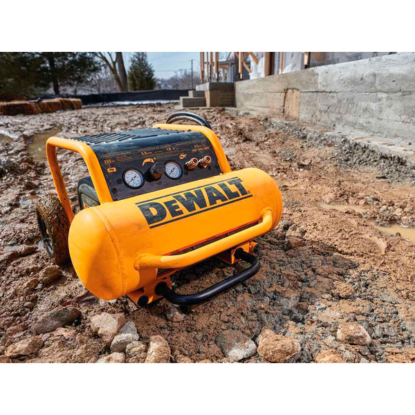 Компресор DeWALT DPC17PS