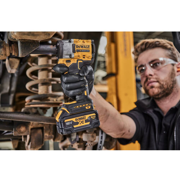 Гайкокрут ударний акумуляторний безщітковий DeWALT DCF923N