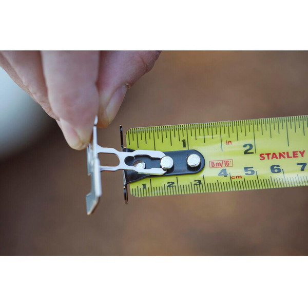 Рулетка измерительная FatMax®Autolock длиной 5 м/16, шириной 25 мм, в прорезиненном корпусес, двухсторонней шкалой STANLEY FMHT43242-0