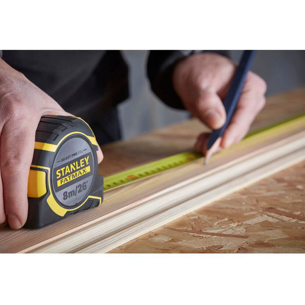Рулетка вимірювальна FatMax®Autolock довжиною 8 м/26, шириною 25 мм, в обгумованому корпусі, з подвійною шкалою STANLEY FMHT43243-0
