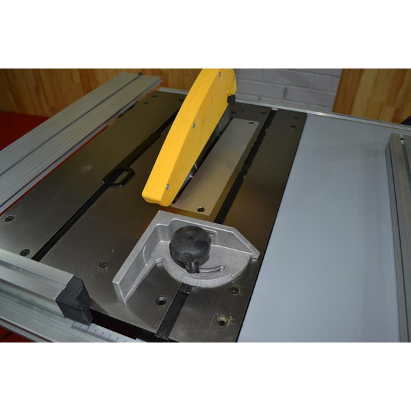 Циркулярна пила Holzmann TS 250