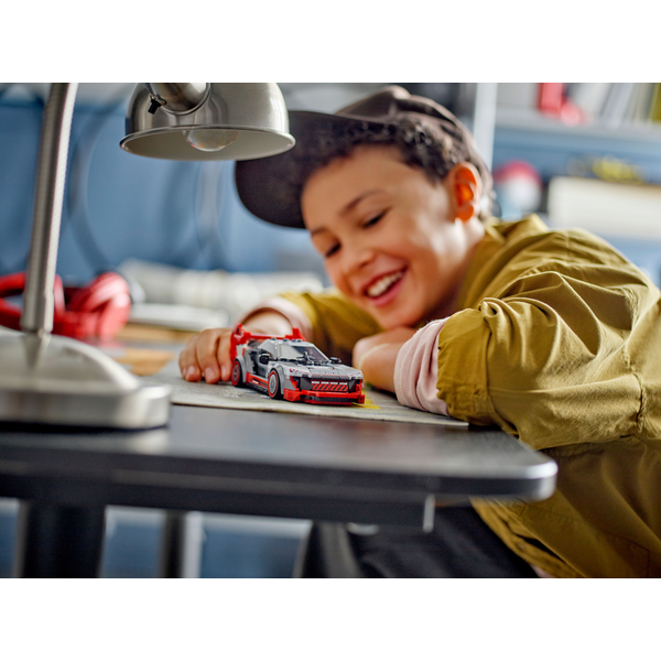 LEGO Speed Champions: Audi S1 e-tron quattro Racing Car Building Set 274 Pieces (76921)