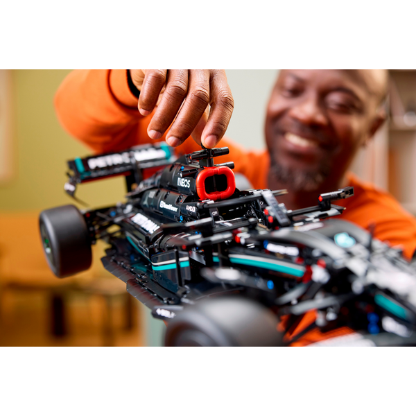 Конструктор LEGO Technic Mercedes-AMG F1 W14 E Performance