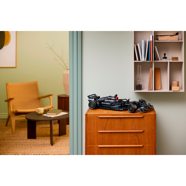 Конструктор LEGO Technic Mercedes-AMG F1 W14 E Performance