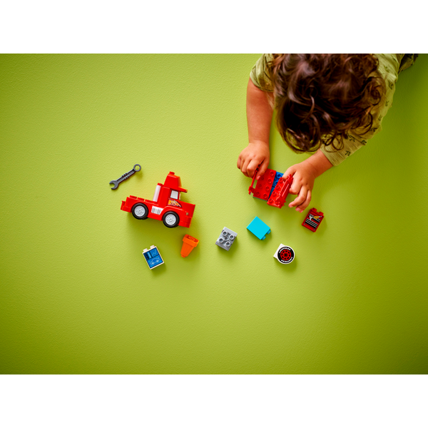 Конструктор LEGO DUPLO Disney Мак на перегонах 14 деталей