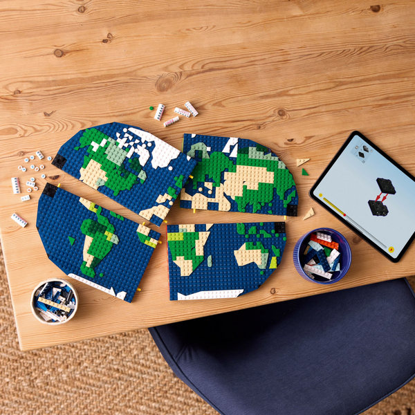 Конструктор LEGO Family Travel Moments 1231 деталь