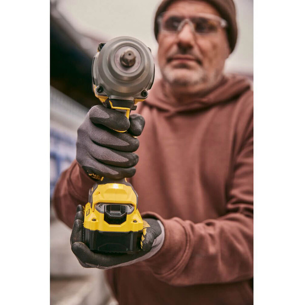 Гайковерт ударний акумуляторний STANLEY FATMAX SFMCF940M1